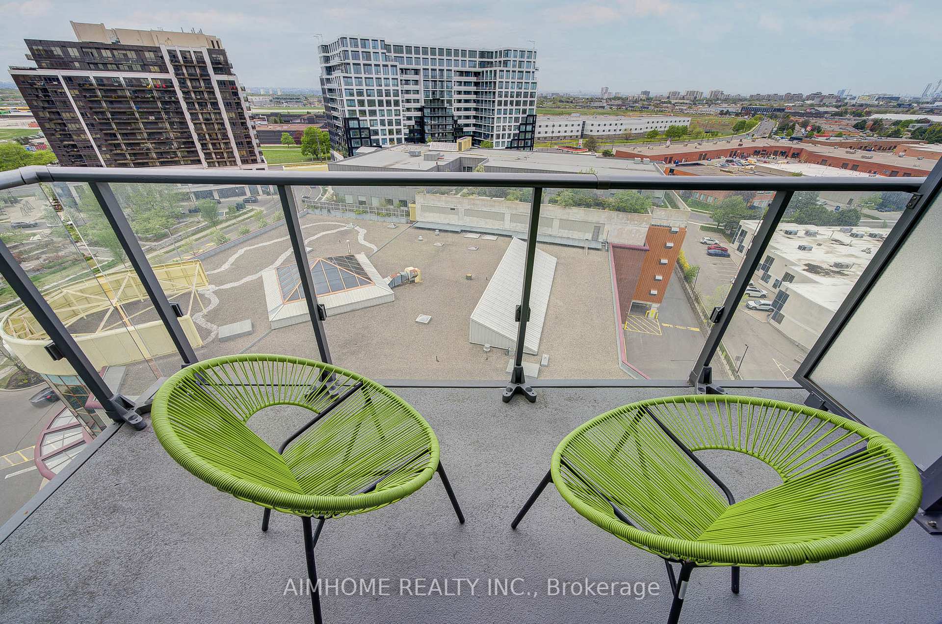 2 Bedrooms Condo at 10 De Boers, Toronto For sale