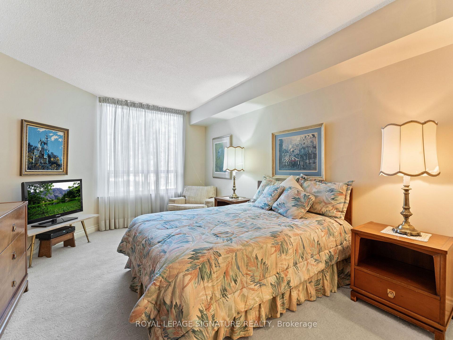 2 Bedrooms Condo at 1200 Don Mills, Toronto For sale