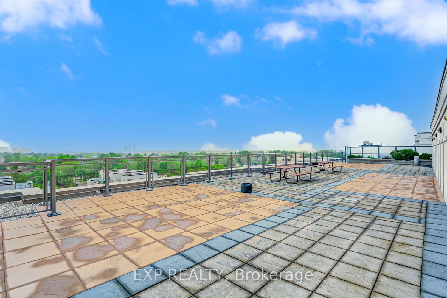 2 Bedrooms Condo at 872 Sheppard, Toronto For sale