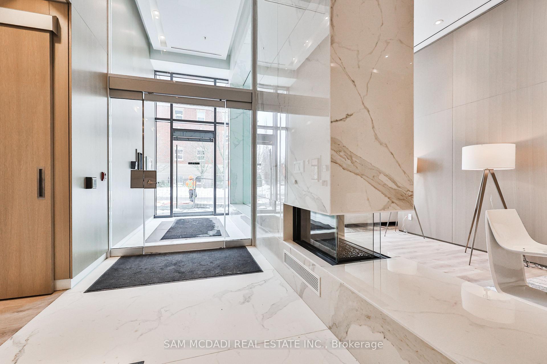 3 Bedrooms Condo at 370 Martha, Burlington For sale