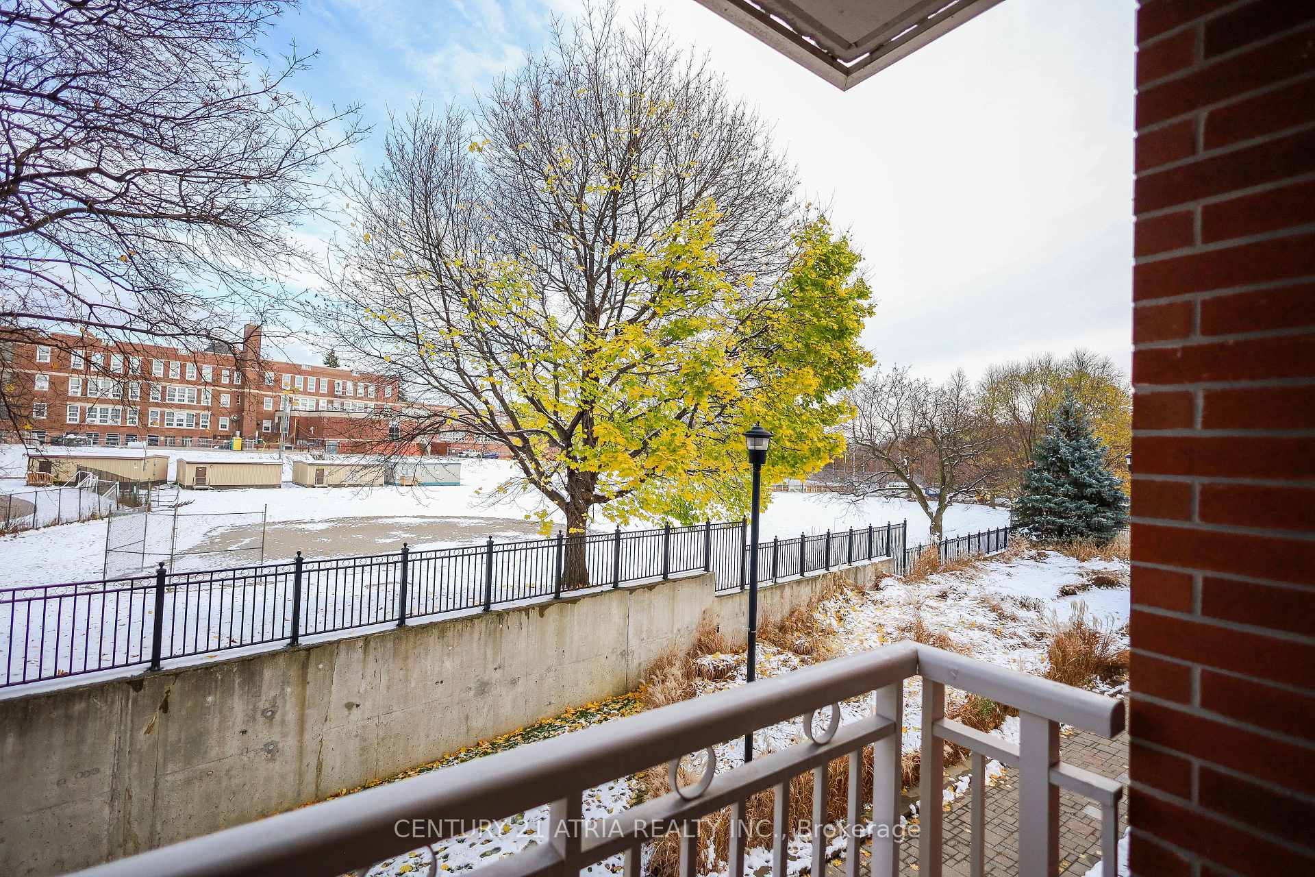 2 Bedrooms Condo at 455 Rosewell, Toronto For sale