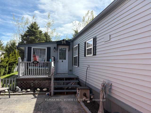64 Maple Grove Village Road, Southgate, ON N0C 1B0