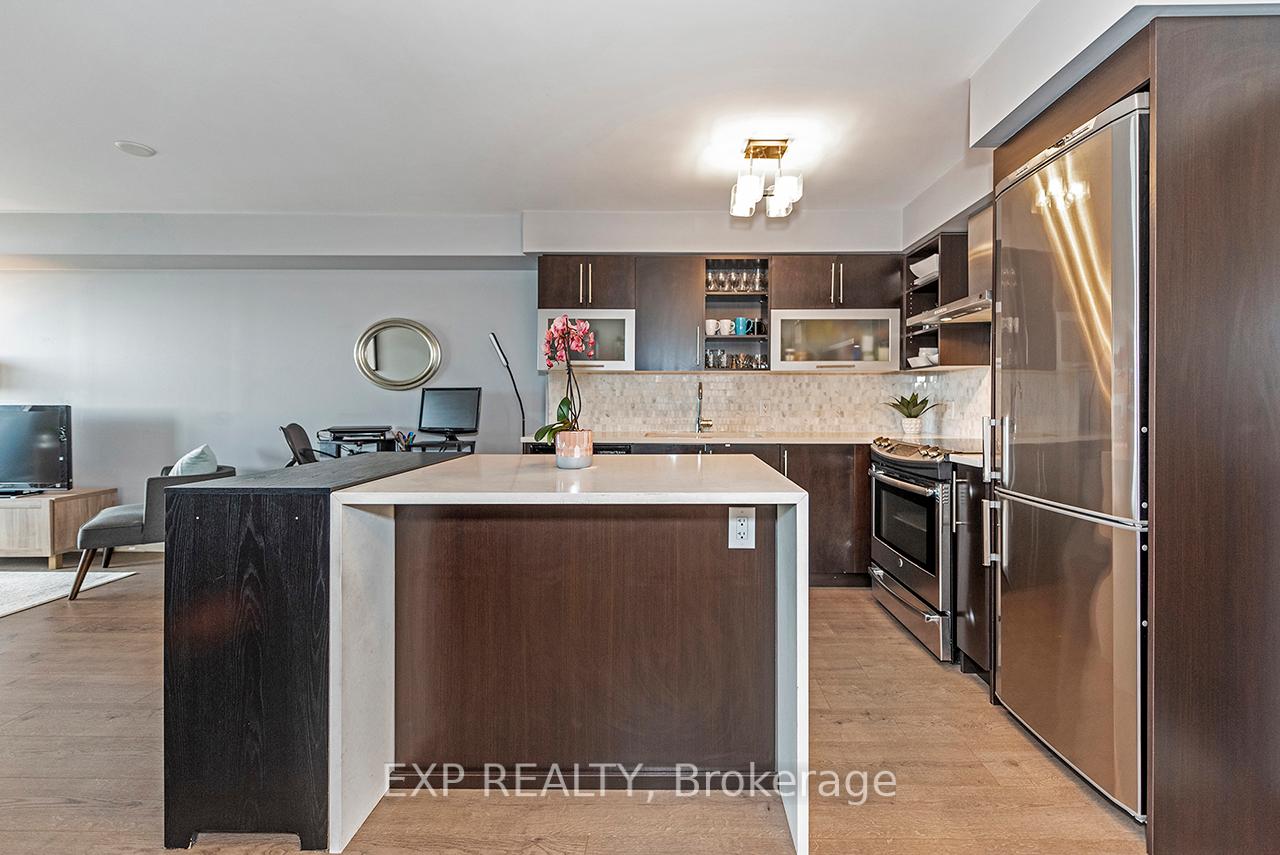 2 Bedrooms Condo at 1 Michael Power, Toronto For sale
