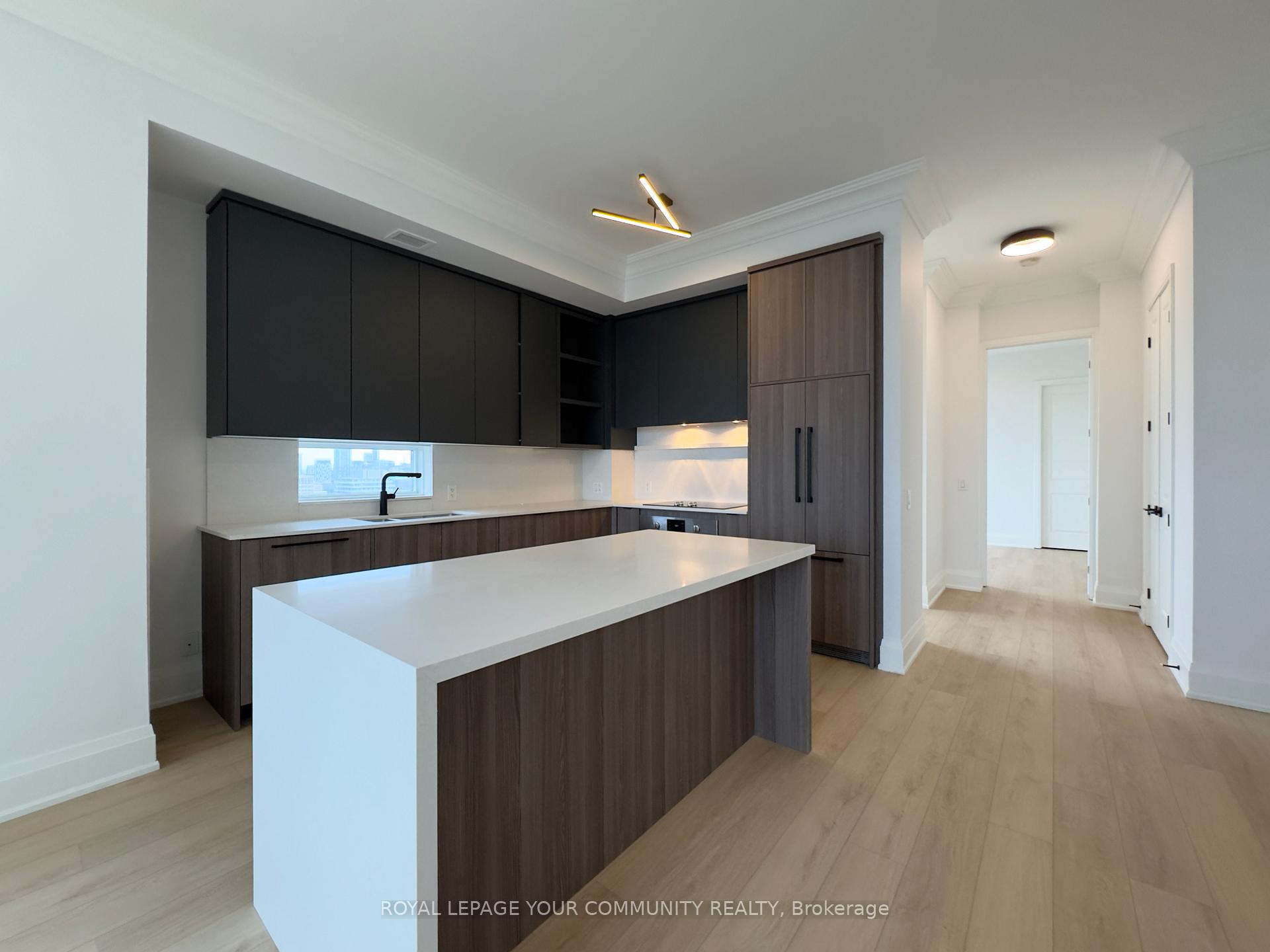 3 Bedrooms Condo at 21 Balmuto, Toronto For sale