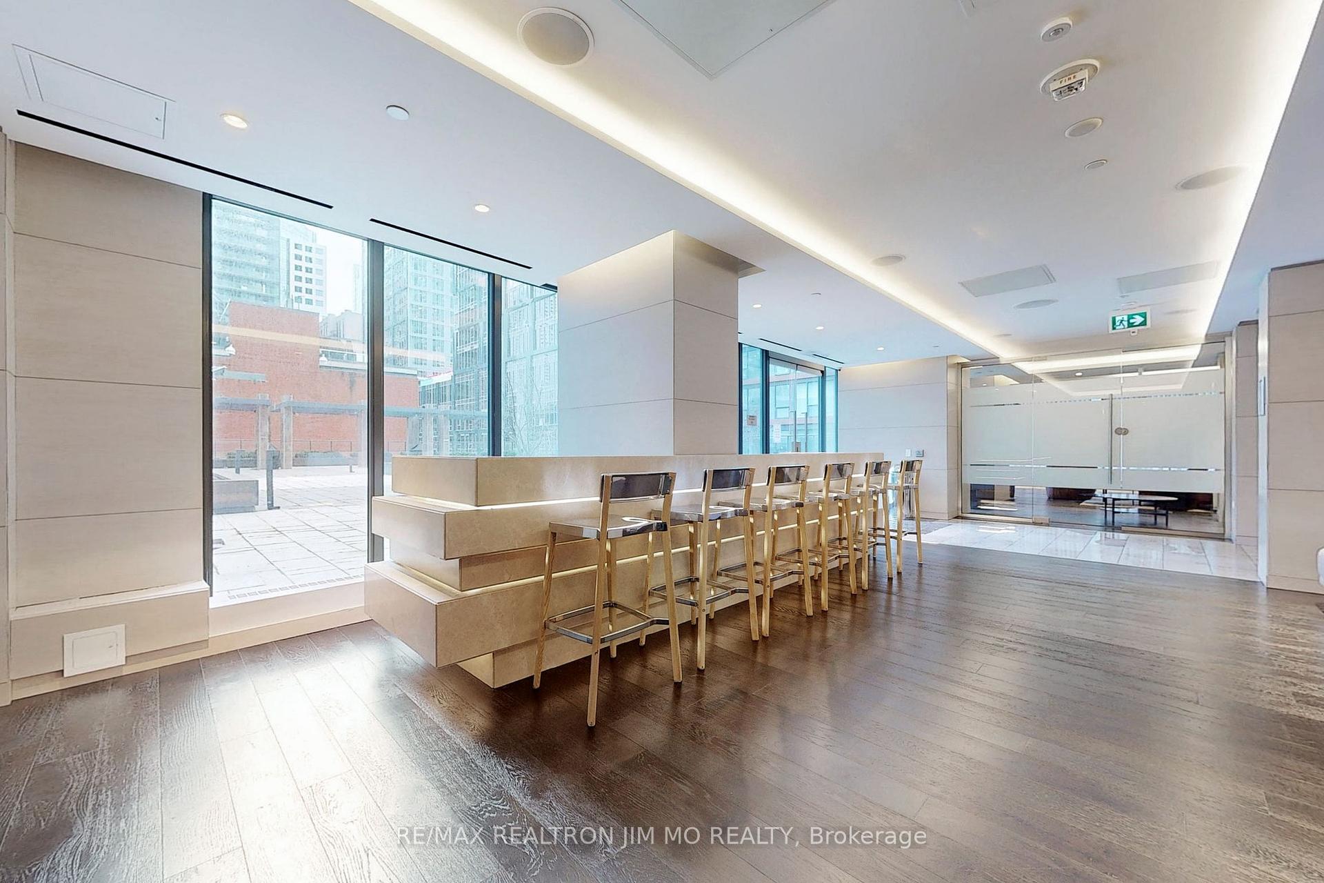 1 Bedroom Condo at 125 Blue Jays,  Toronto For sale