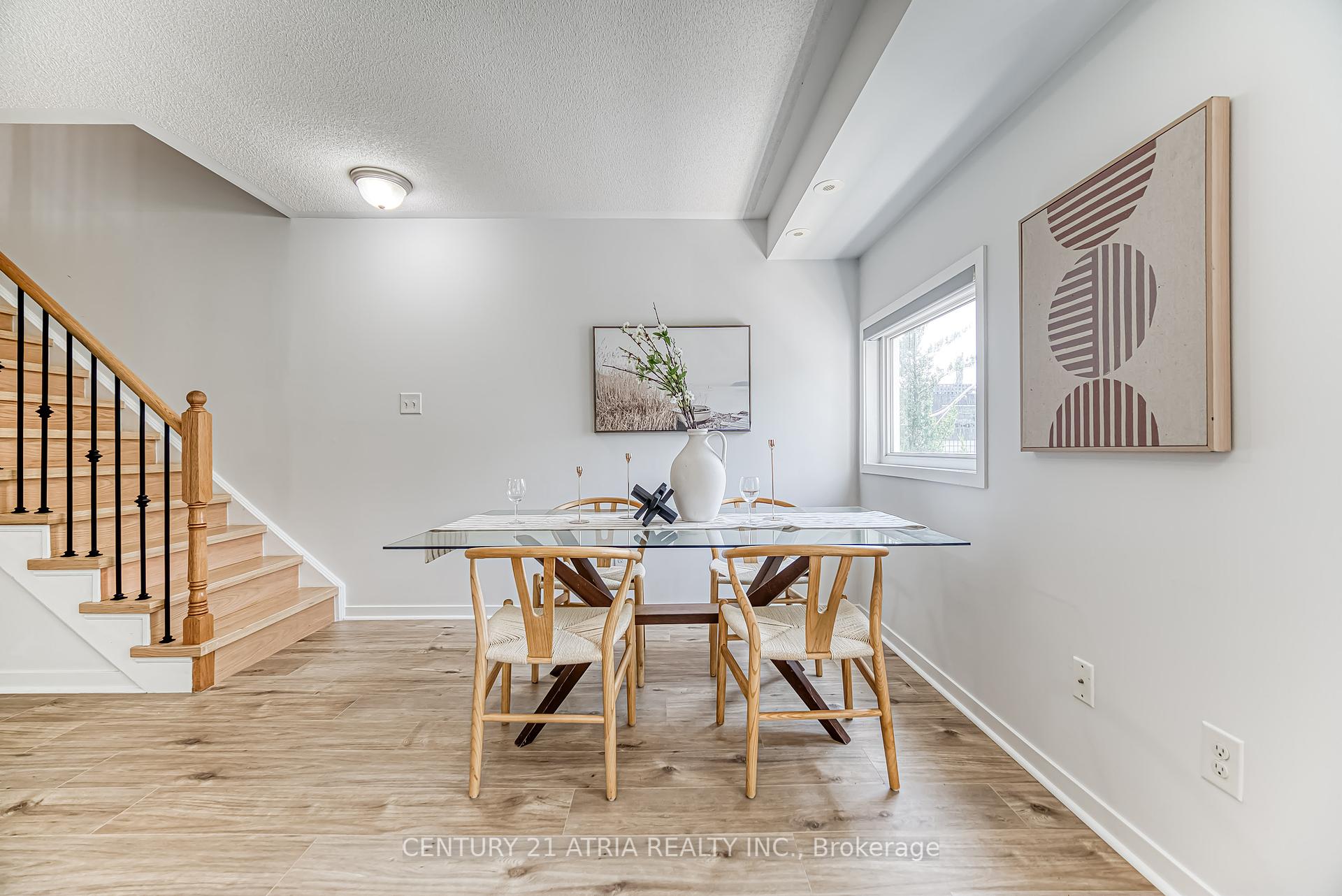 2 Bedrooms Condo at 8 Frances Loring, Toronto For sale