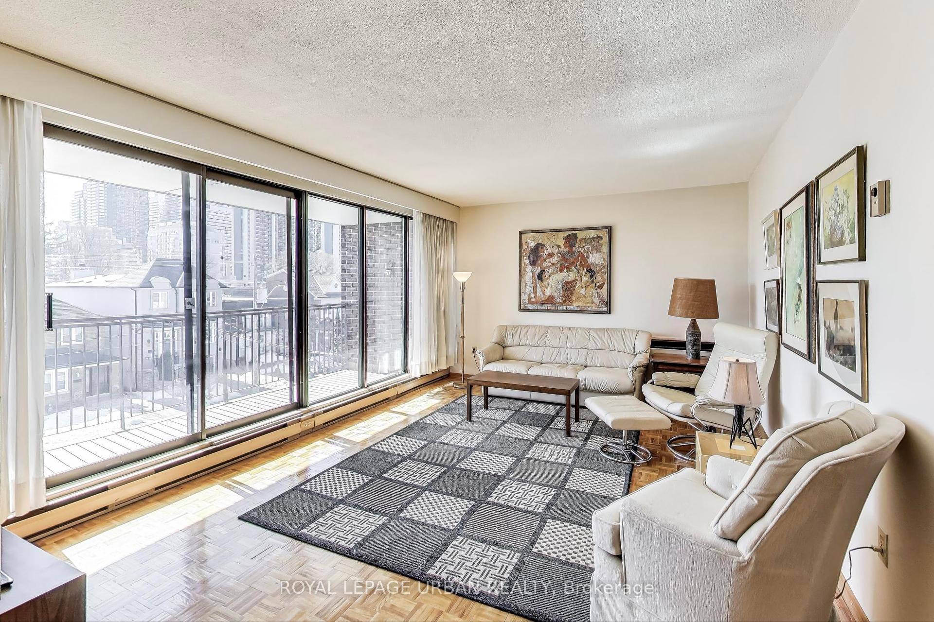 2 Bedrooms Condo at 166 Sherwood, Toronto For sale