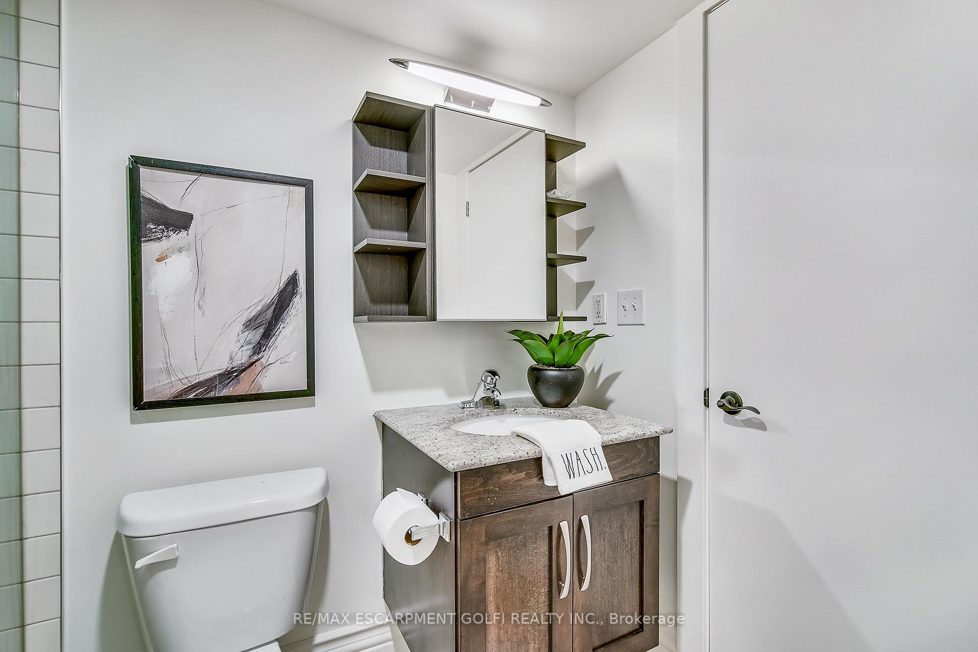 1 Bedroom Condo at 200 STINSON, Hamilton For sale