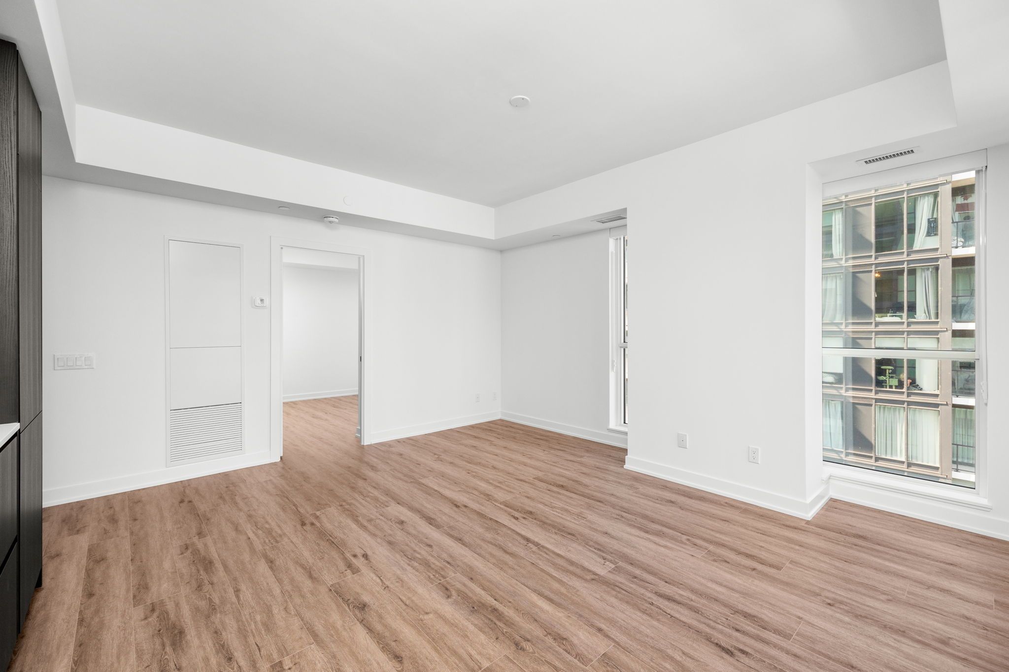 327 King Street W 4205