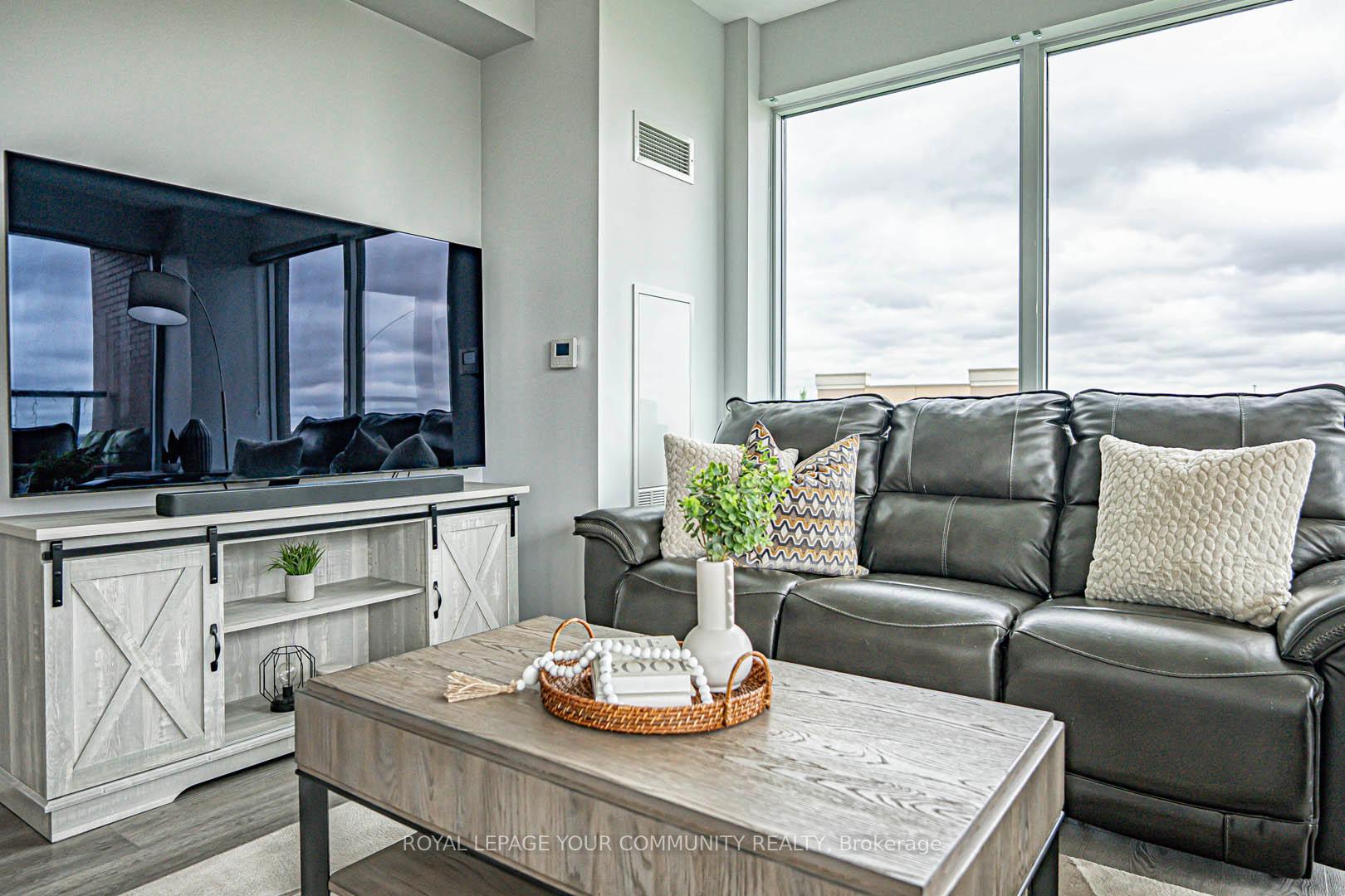 3 Bedrooms Condo at 99 EAGLE ROCK, Vaughan For sale
