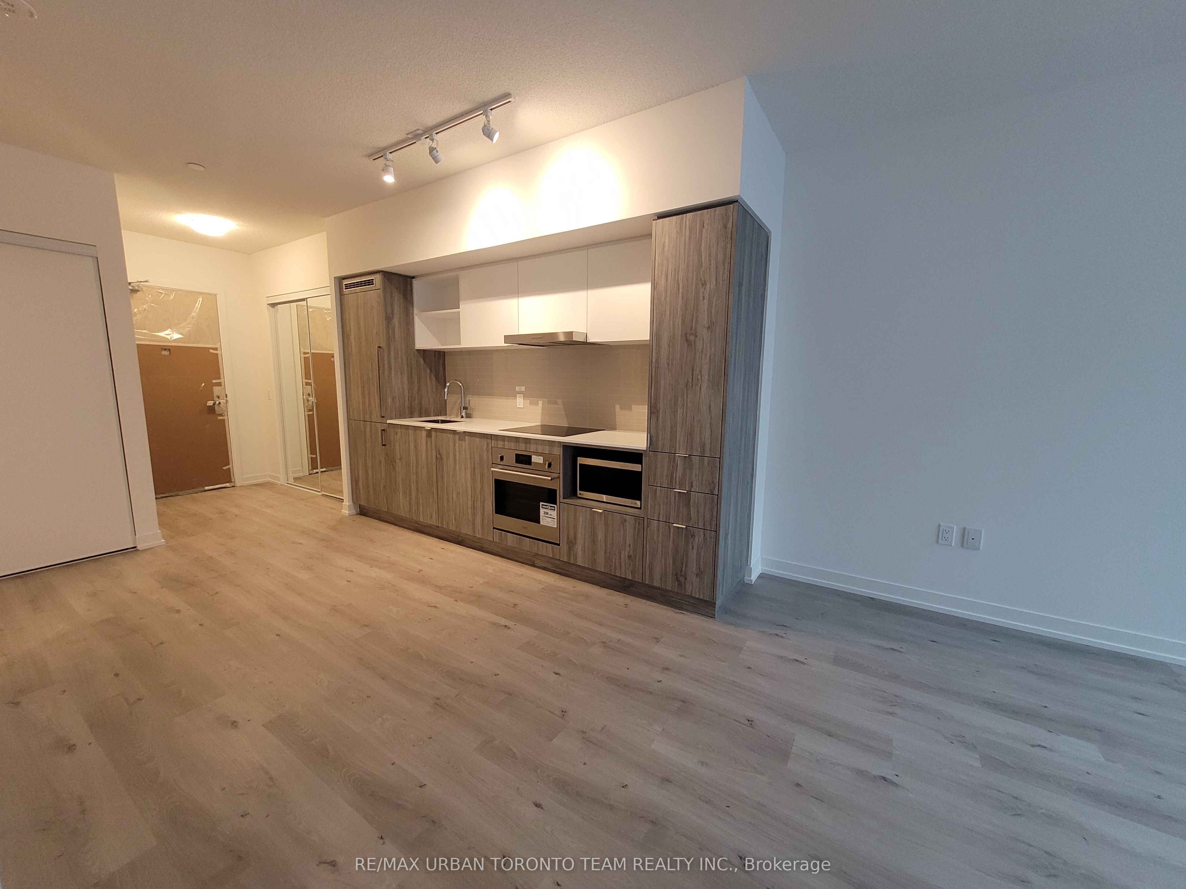 138 Downes Street, #1001