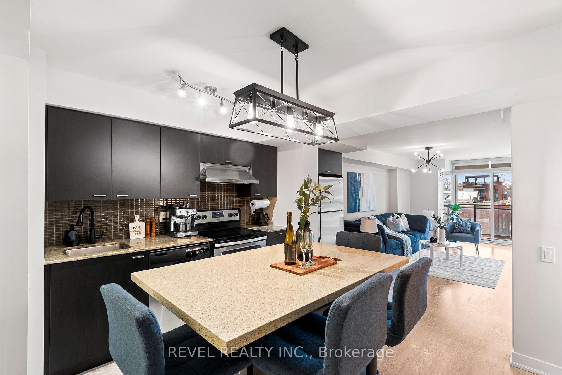 2 Bedrooms Condo at 78 Tecumseth, Toronto For sale