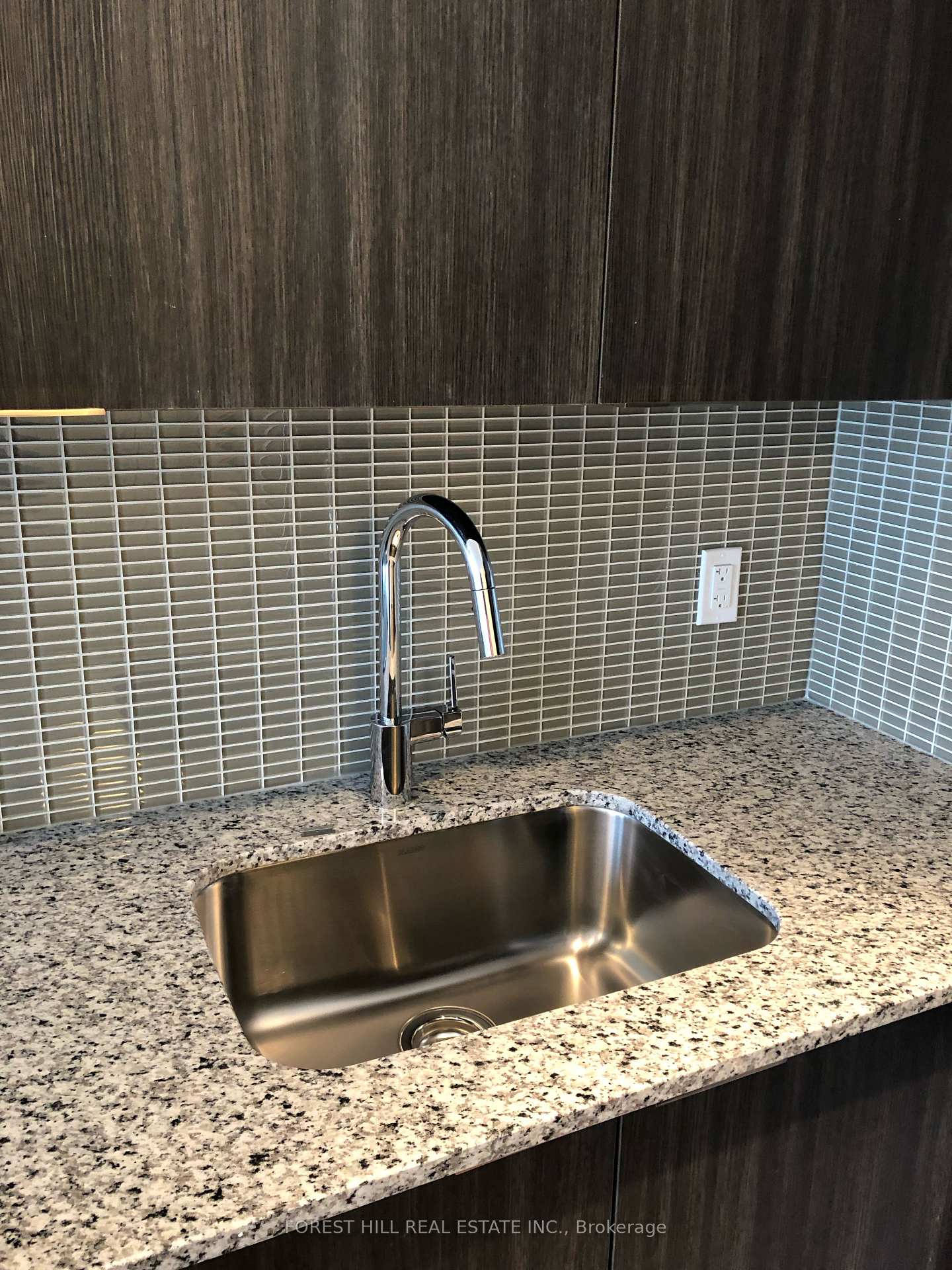 1 Bedroom Condo at 30 Shore Breeze, Toronto For sale