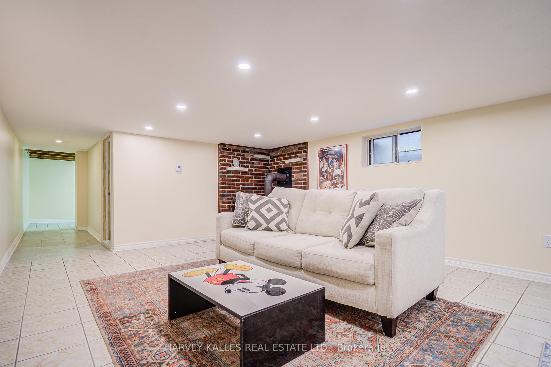 408 Silverthorn Avenue