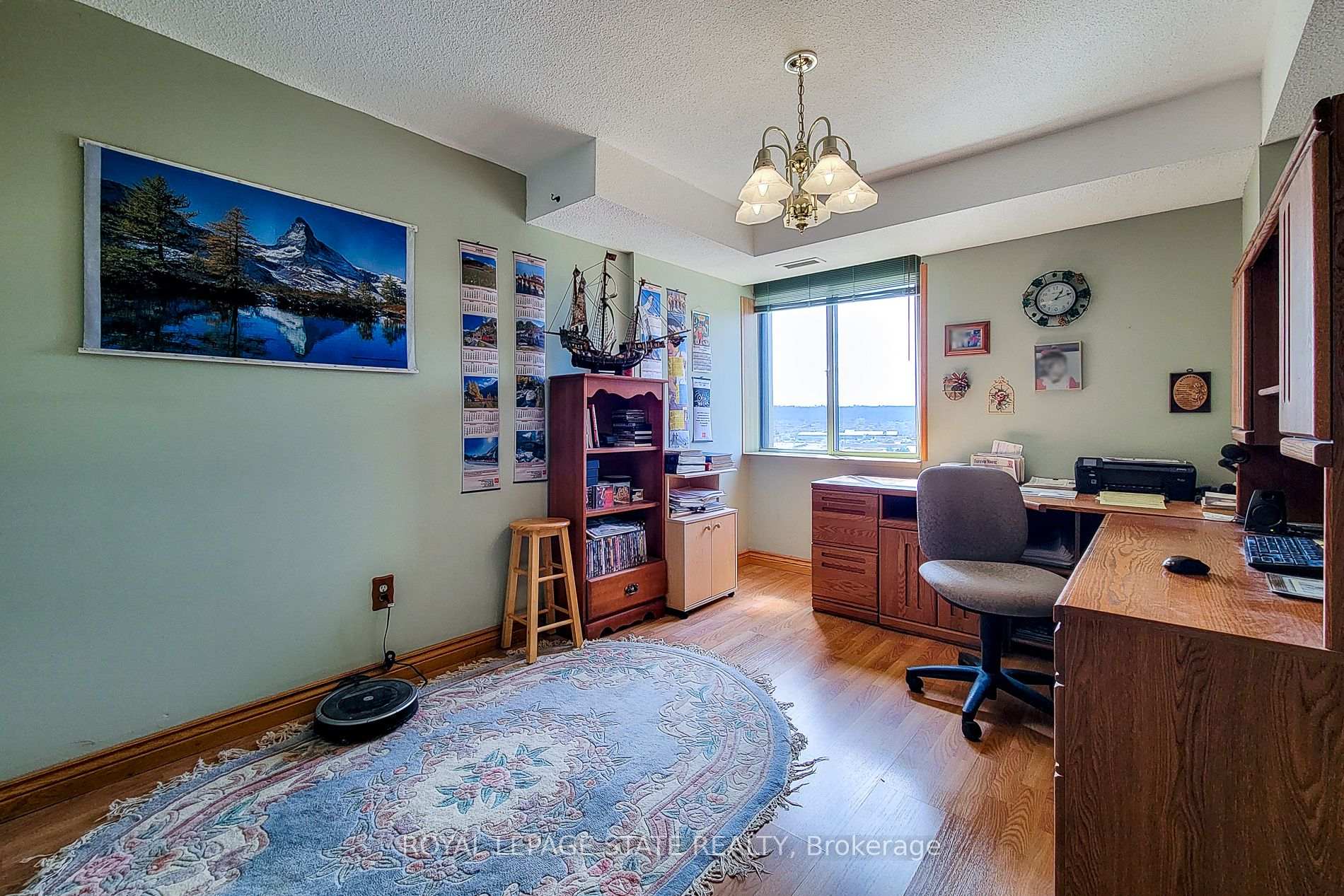 3 Bedrooms Condo at 301 Frances, Hamilton For sale