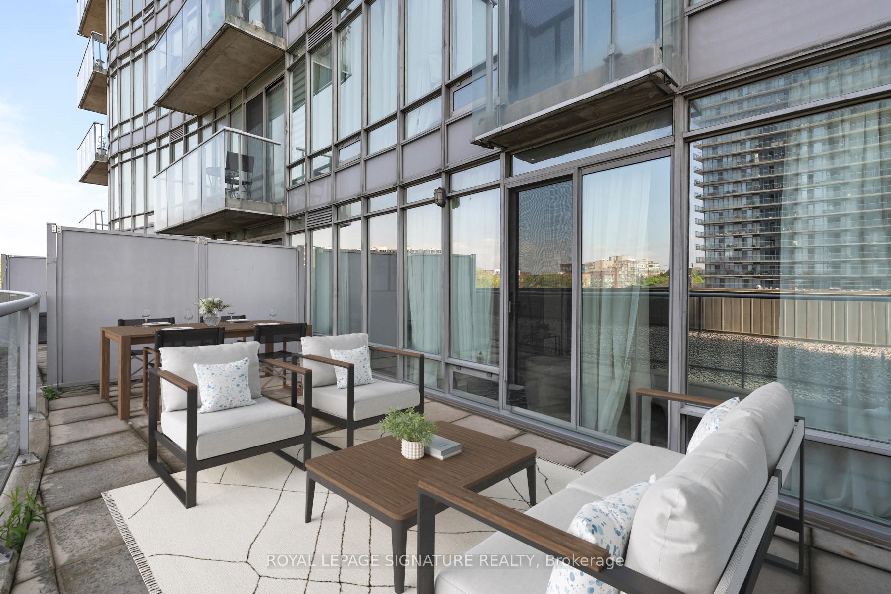 1 Bedroom Condo at 15 Windermere, Toronto For sale