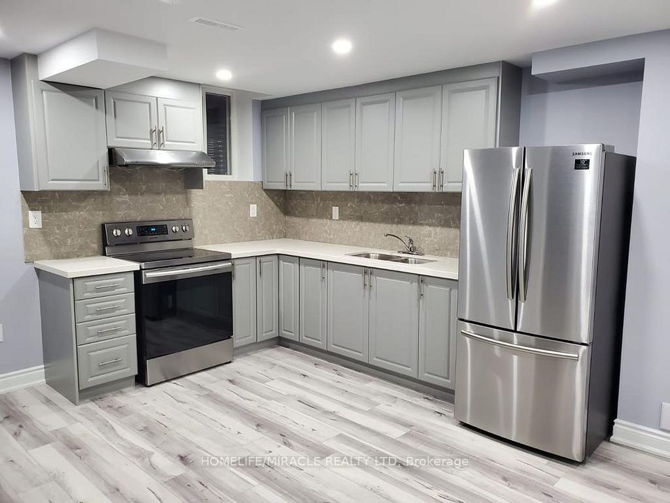 90 Yardley Crescent, Brampton, ON L6X 5L8