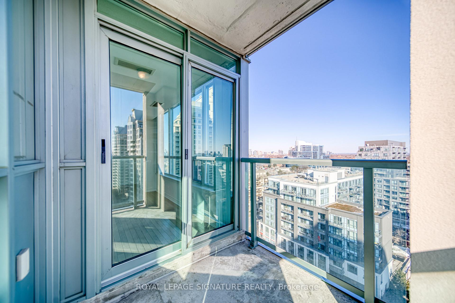 1 Bedroom Condo at 17 Barberry, Toronto For sale
