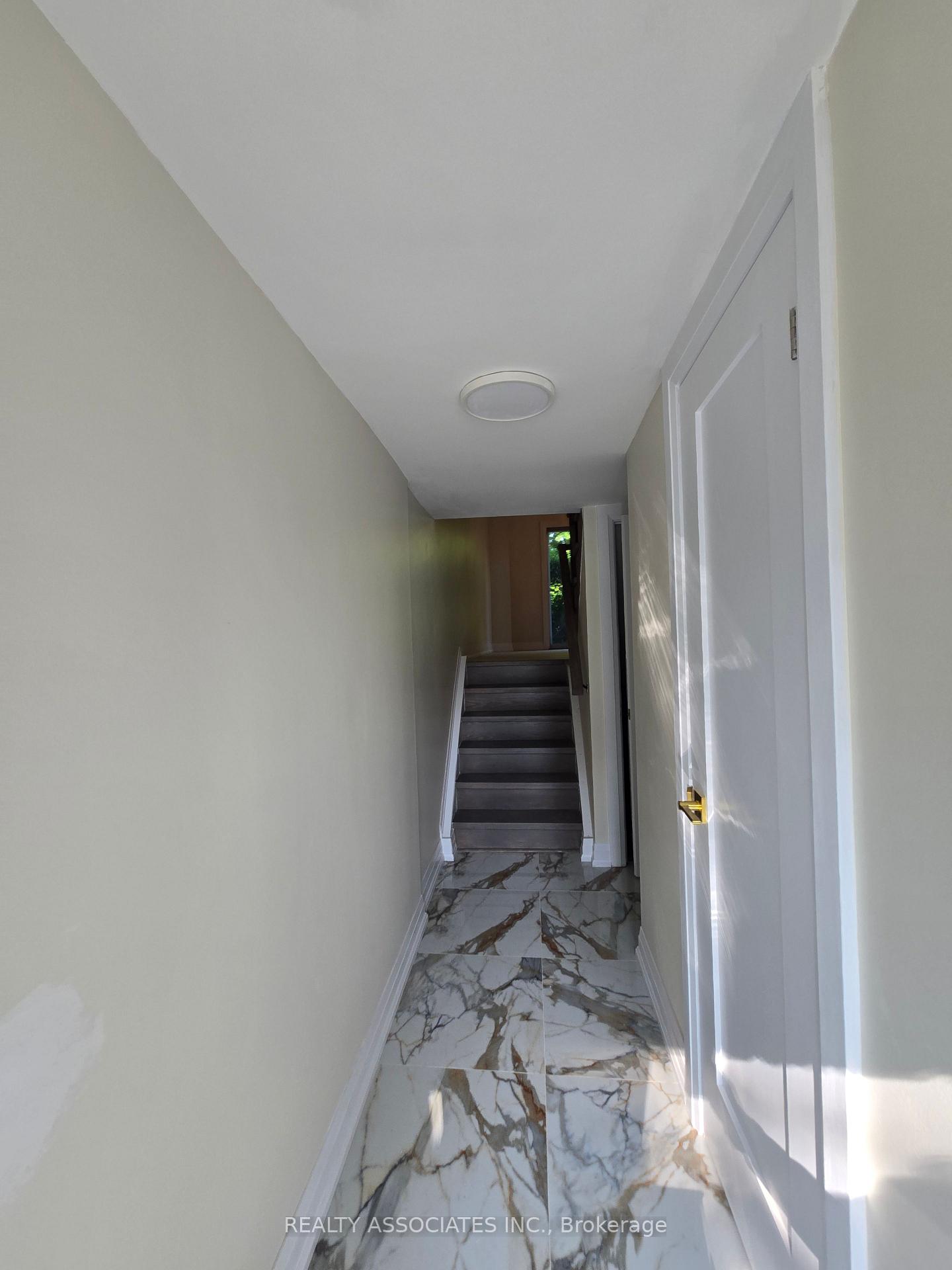 3 Bedrooms Condo at 2 Stonehill, Toronto For sale