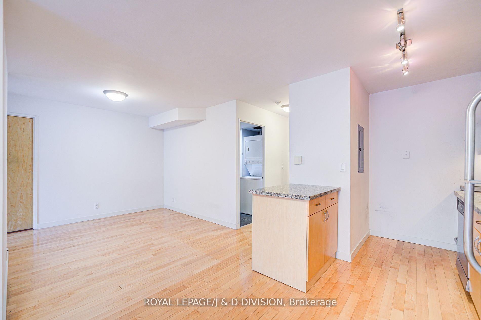3 Bedrooms Condo at 1005 King, Toronto For sale