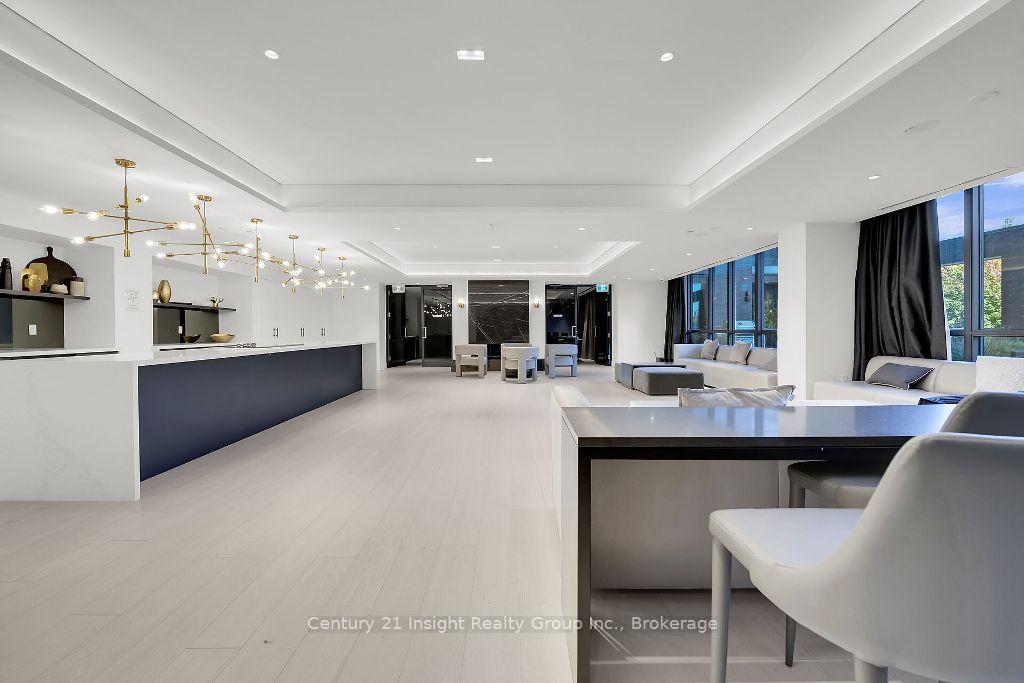 1 Bedroom Condo at 10 Gibbs,  Toronto For sale