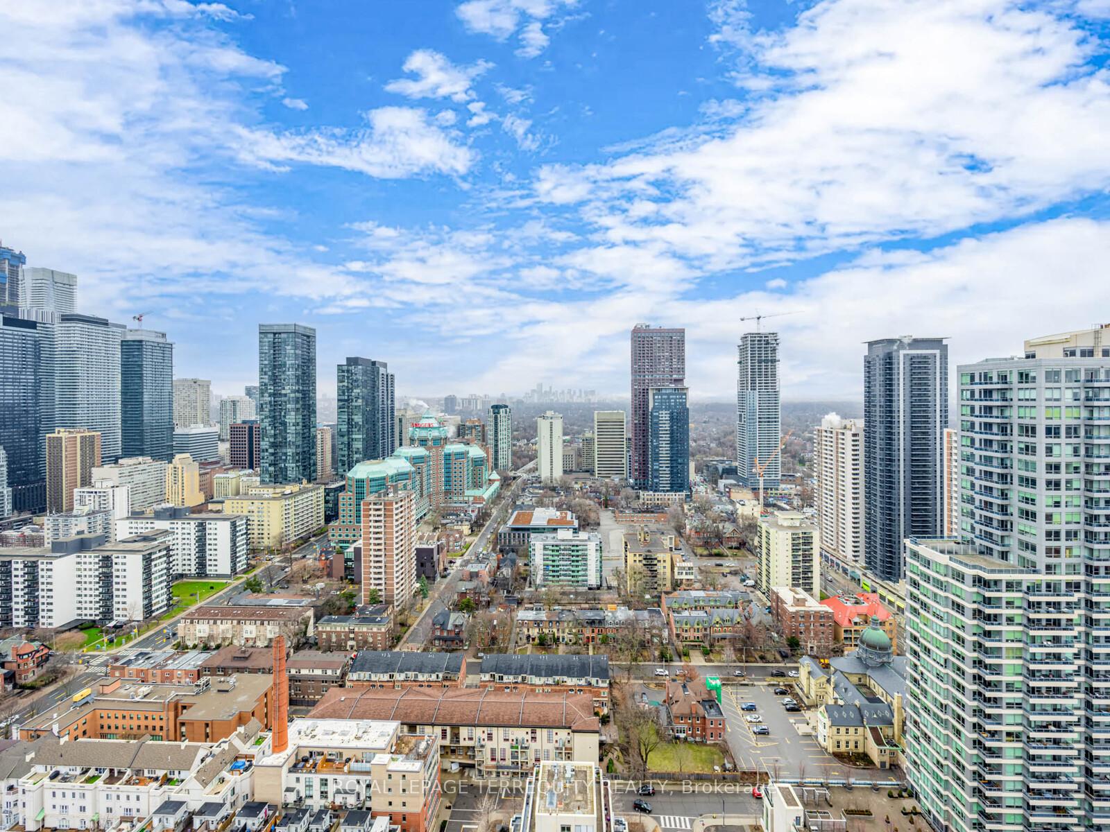 2 Bedrooms Condo at 120 Homewood, Toronto For sale
