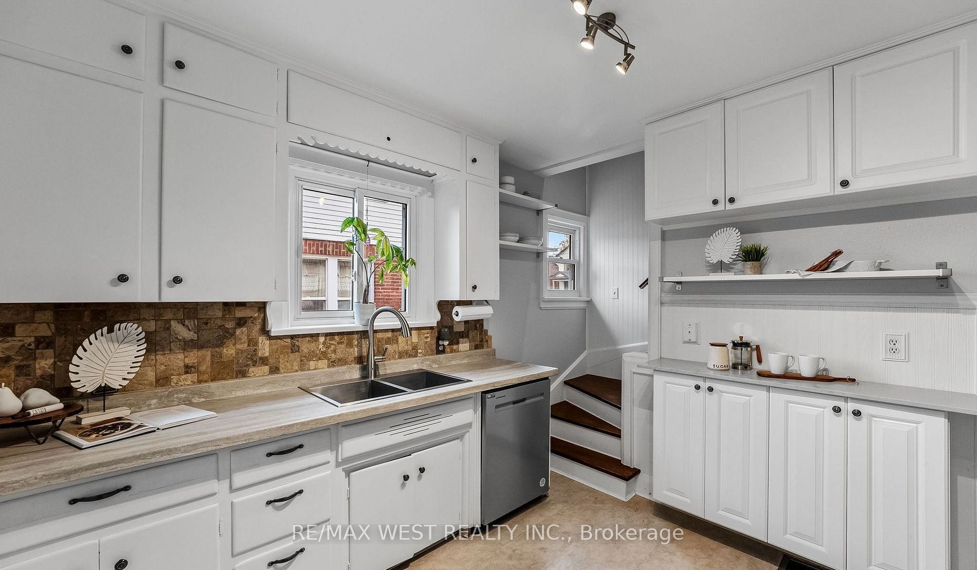 253 Ritson Road, Oshawa Central