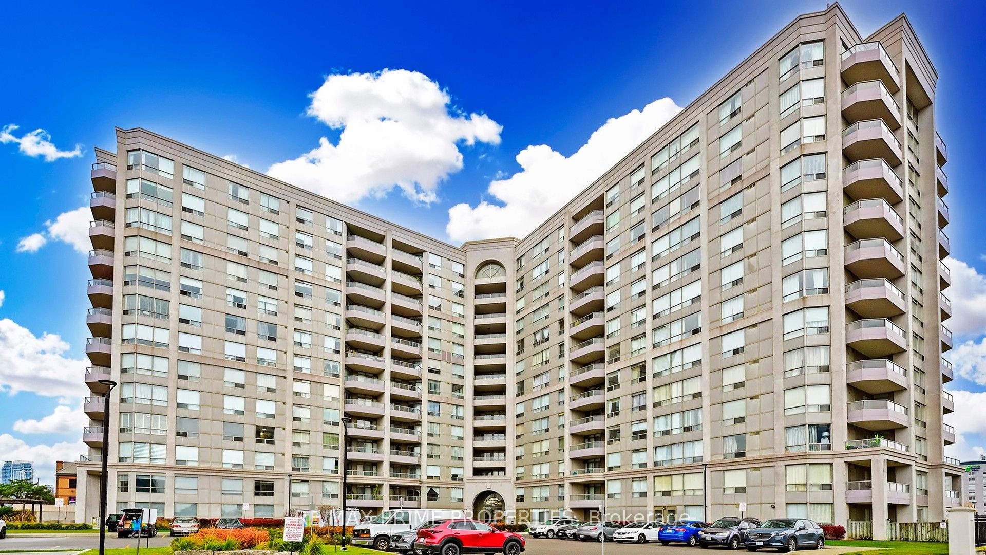 9015 Leslie Street, #301
