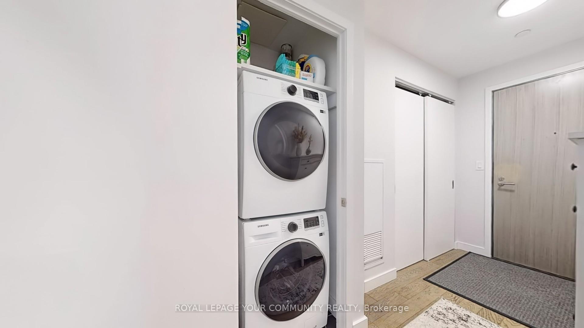2 Bedrooms Condo at 111 Bathurst, Toronto For sale