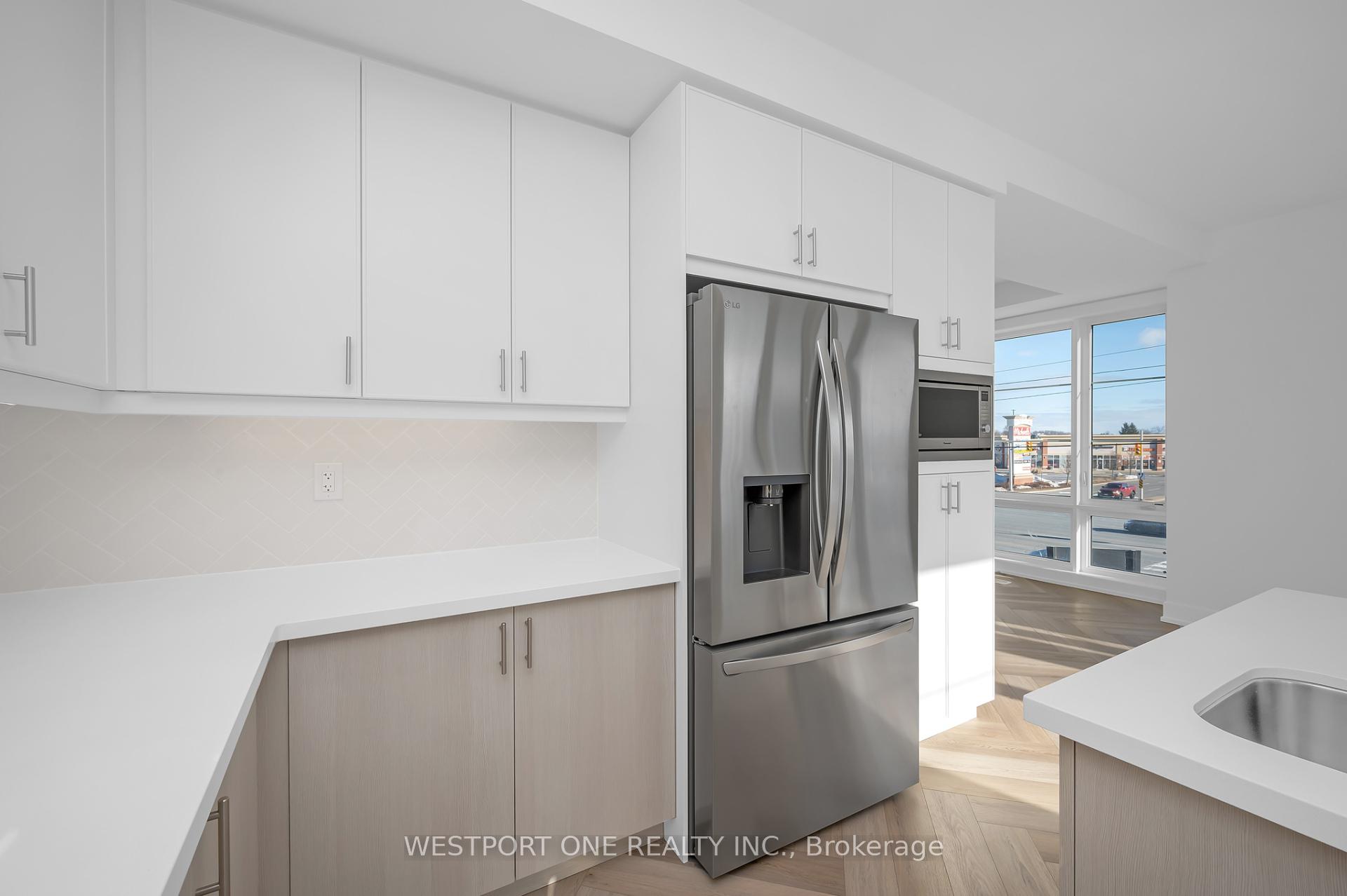 4 Bedrooms Condo at 2273 Turnberry, Burlington For sale