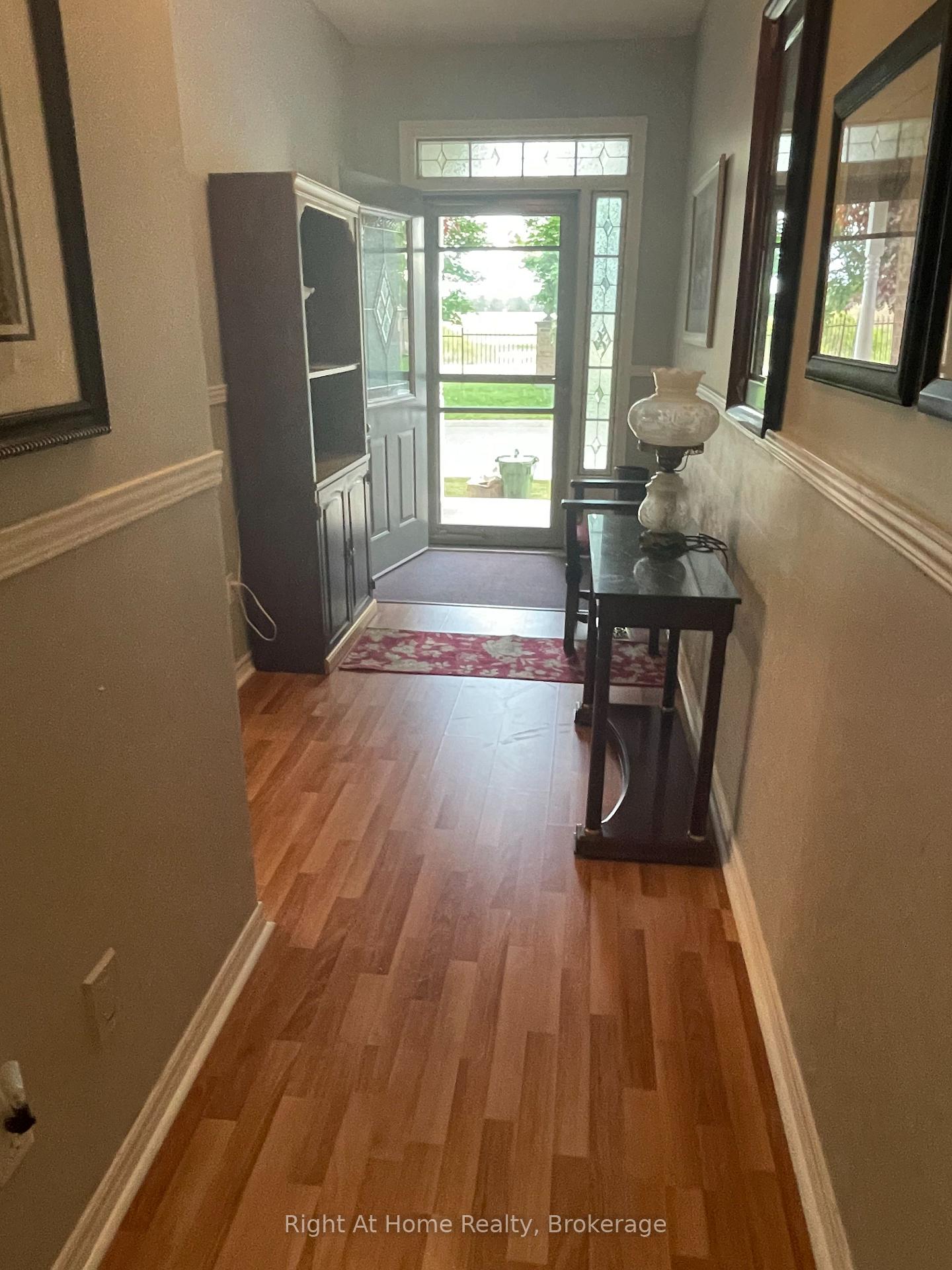 2 Bedrooms Condo at 84 Greentrail, Hamilton For sale