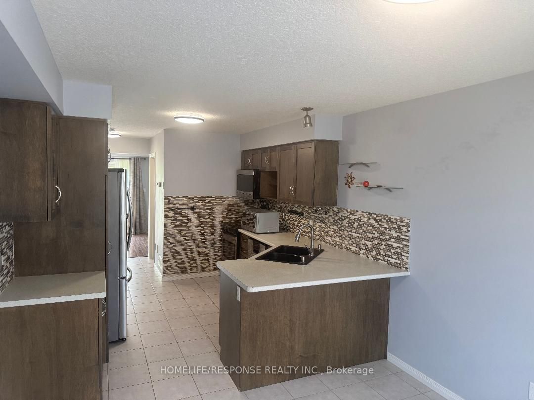 305 BRIARMEADOW Drive, #9
