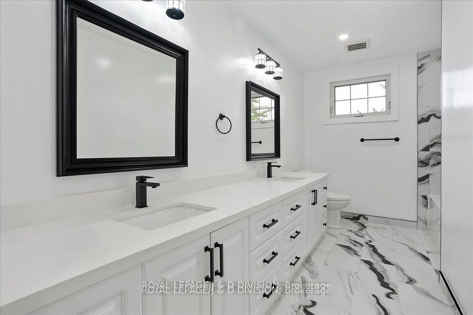 Main 5 piece bathroom, 2 sink vanity