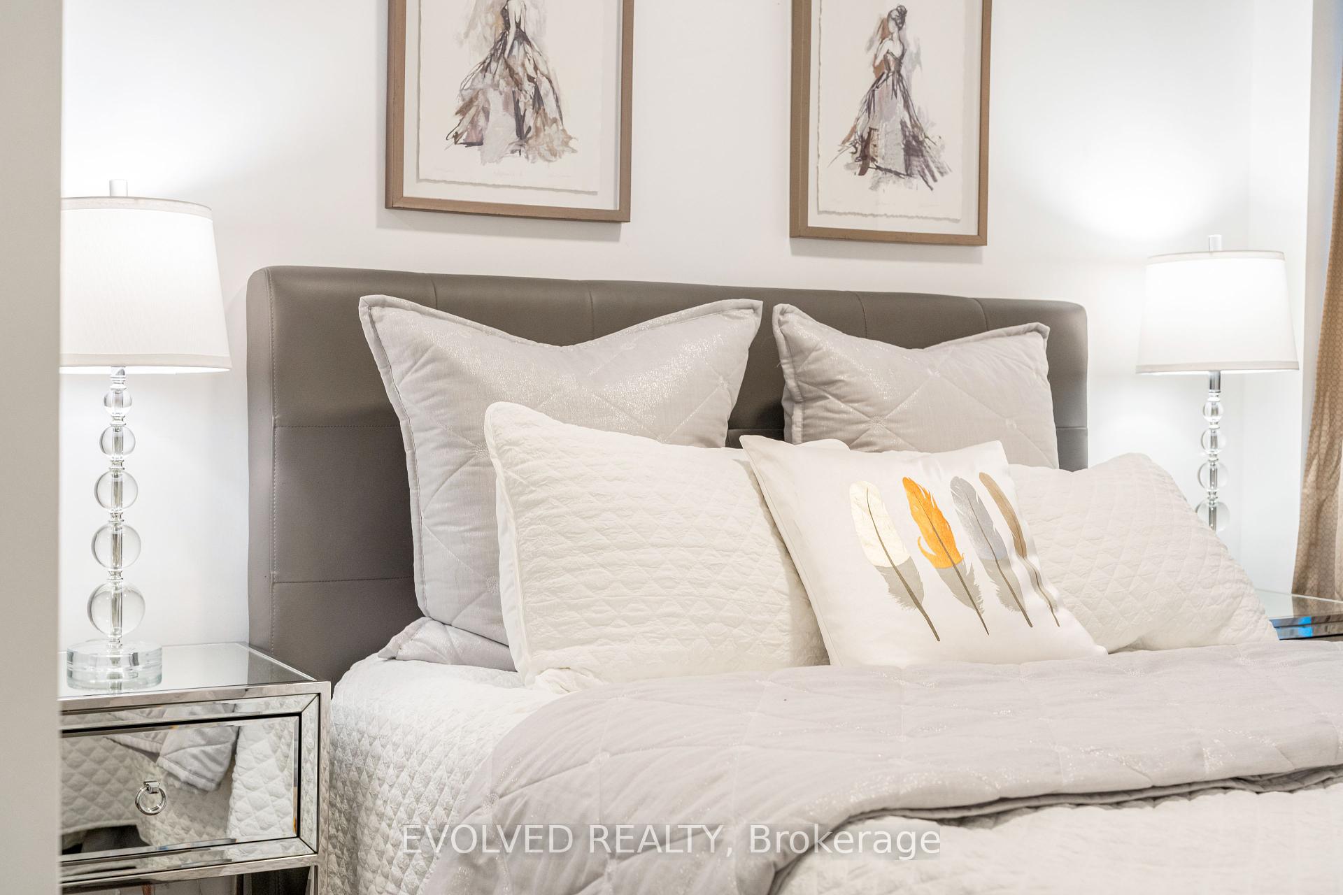 2 Bedrooms Condo at 55 Regent Park,  Toronto For sale