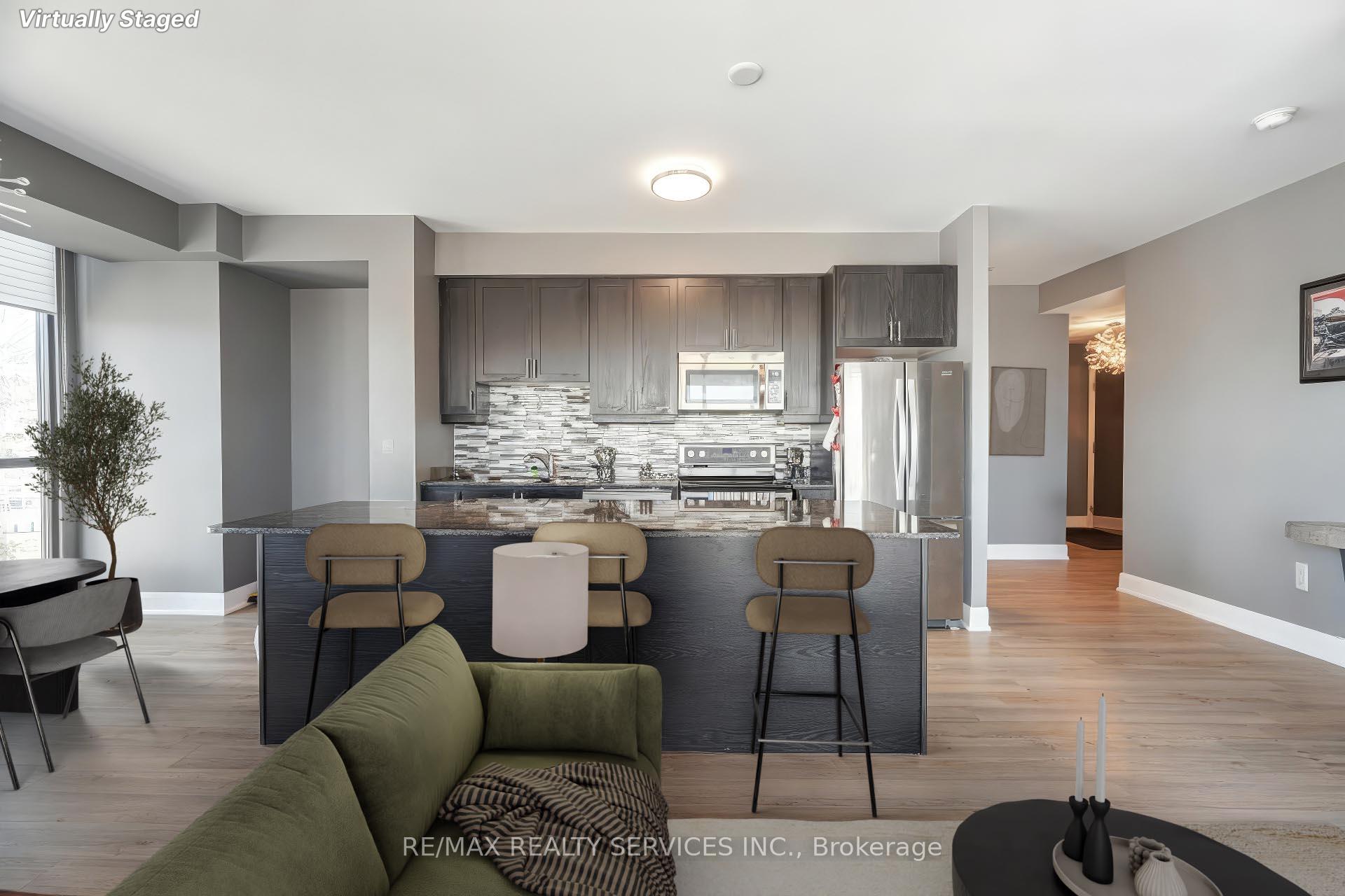 3 Bedrooms Condo at 2900 Highway 7, Vaughan For sale