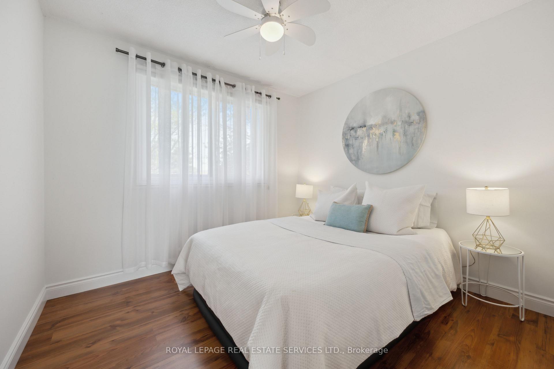 4 Bedrooms Condo at 6540 Falconer, Mississauga For sale