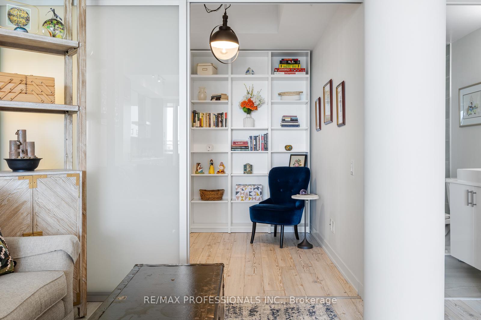 2 Bedrooms Condo at 38 Howard, Toronto For sale