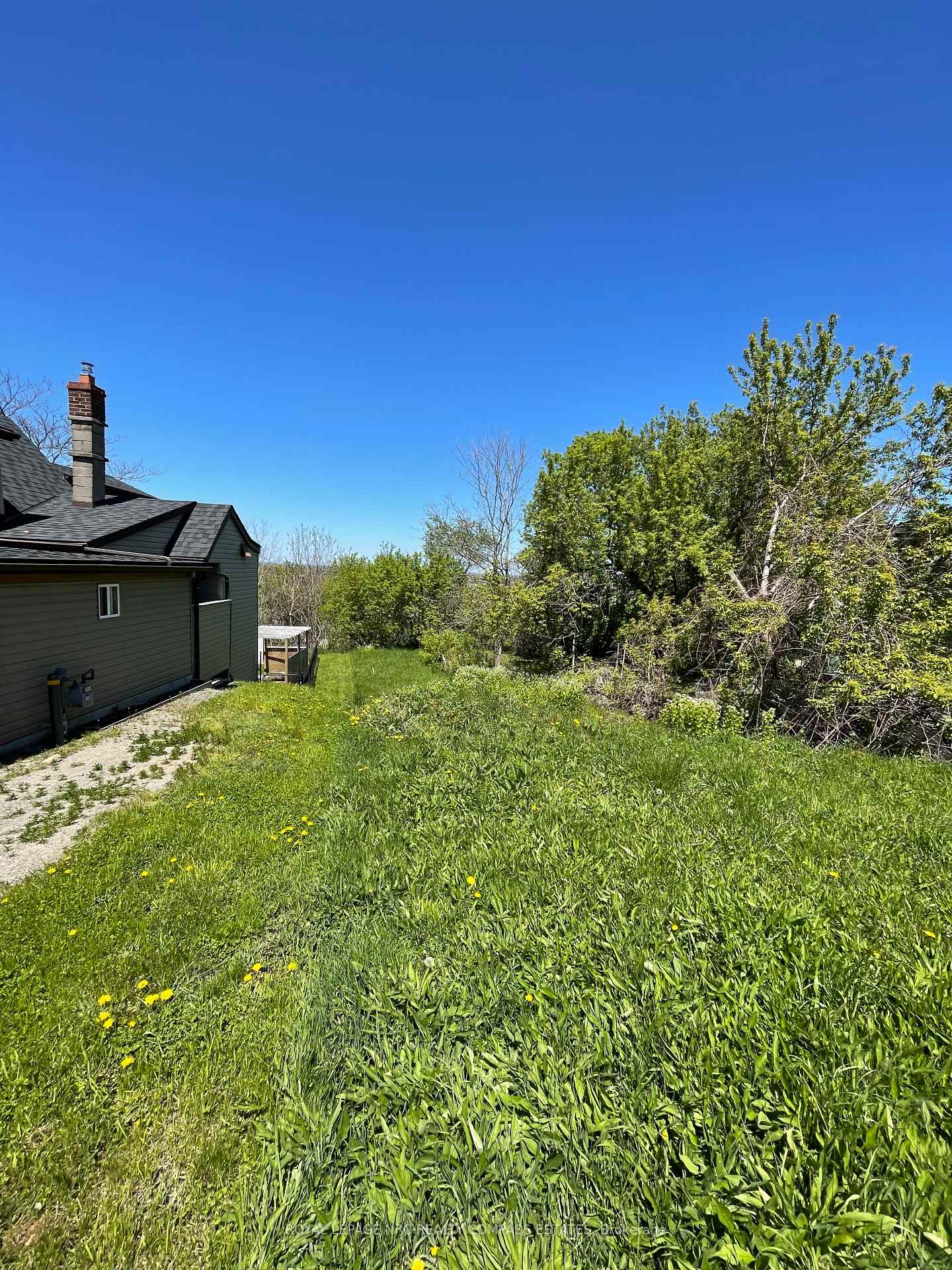 1 BALL Avenue, St. Catharines, ON L2T 1B4