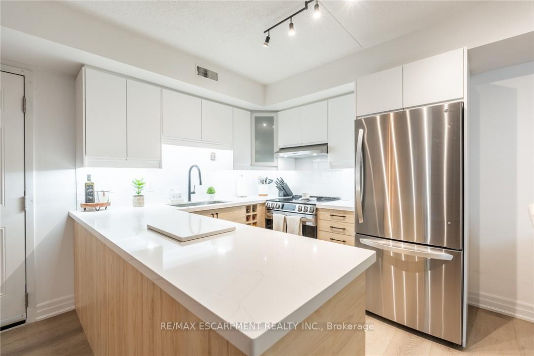 1 Bedroom Condo at 2010 Cleaver,  Burlington For sale