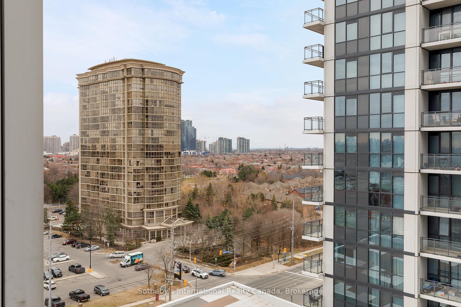 2 Bedrooms Condo at 55 Eglinton, Mississauga For sale