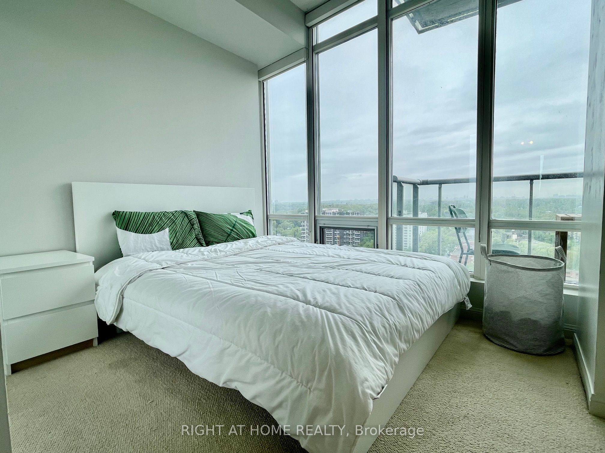 15 Windermere Avenue, #2303