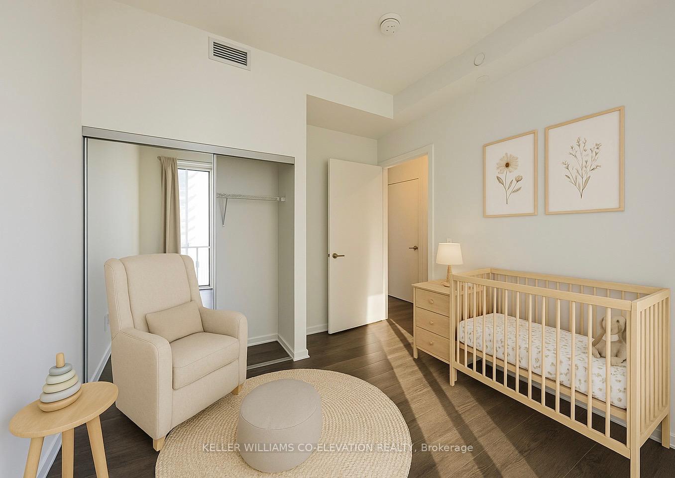 3 Bedrooms Condo at 3900 Confederation, Mississauga For sale