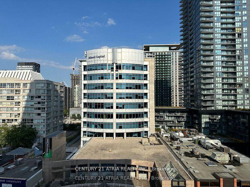 1 Bedroom Condo at 33 Helendale, Toronto For sale