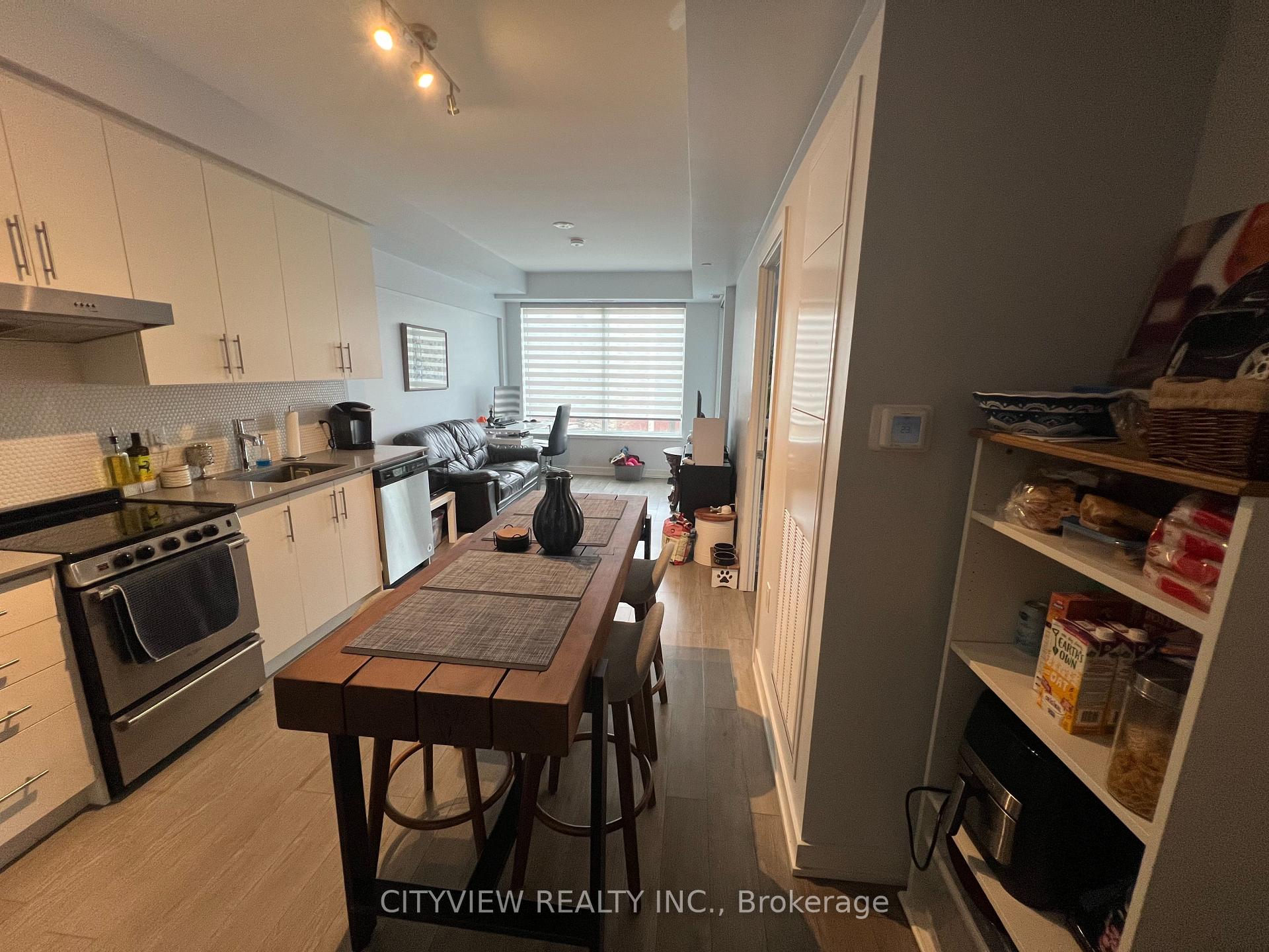 2 Bedrooms Condo at 212 king William, Hamilton For sale