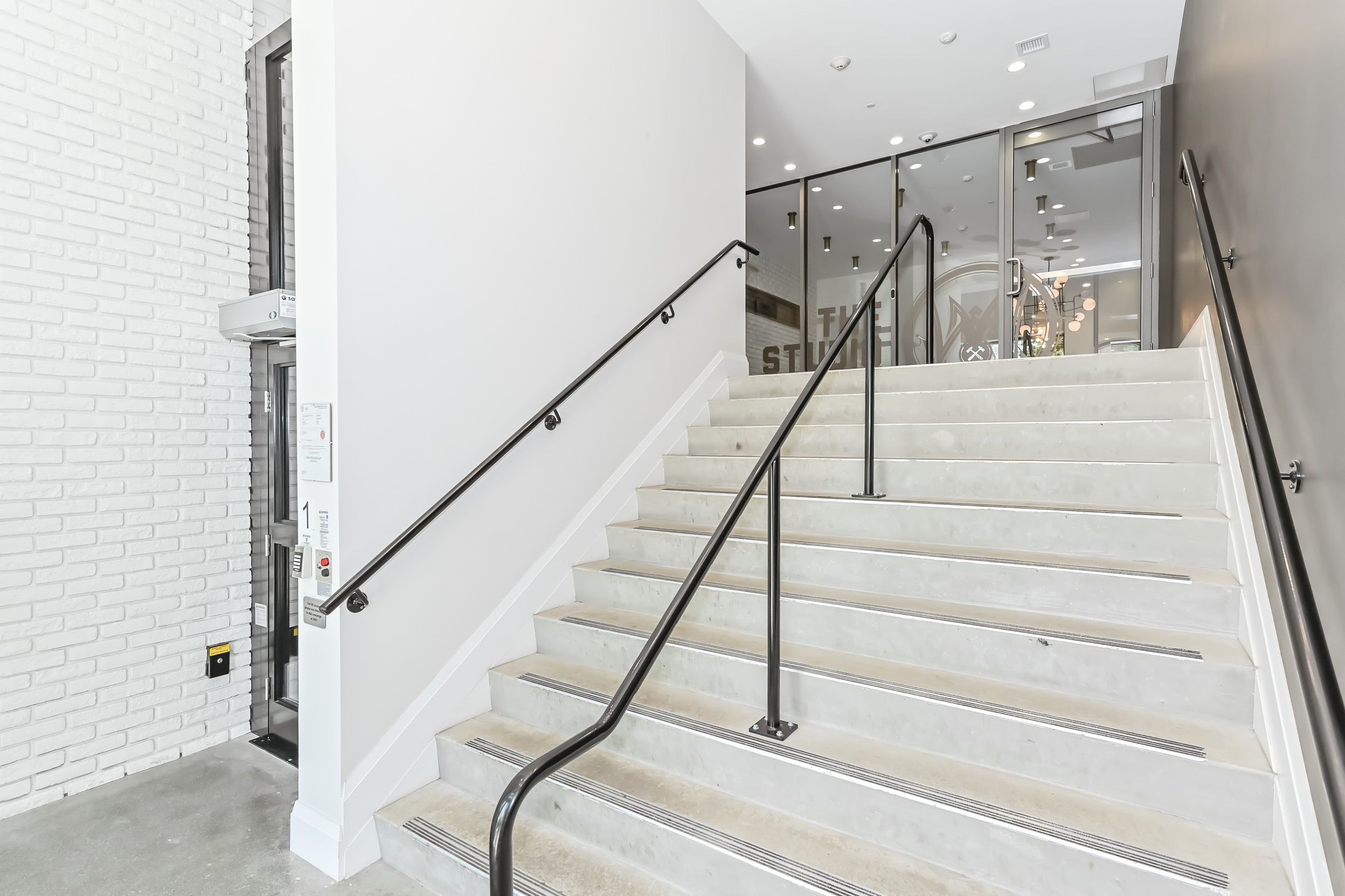 63 Arthur Street S 801