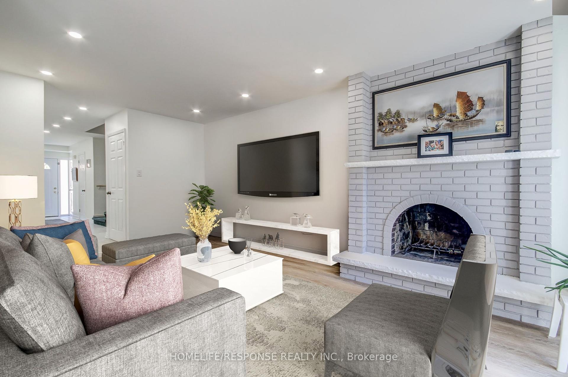 3 Bedrooms Condo at 1755 RATHBURN,  Mississauga For sale