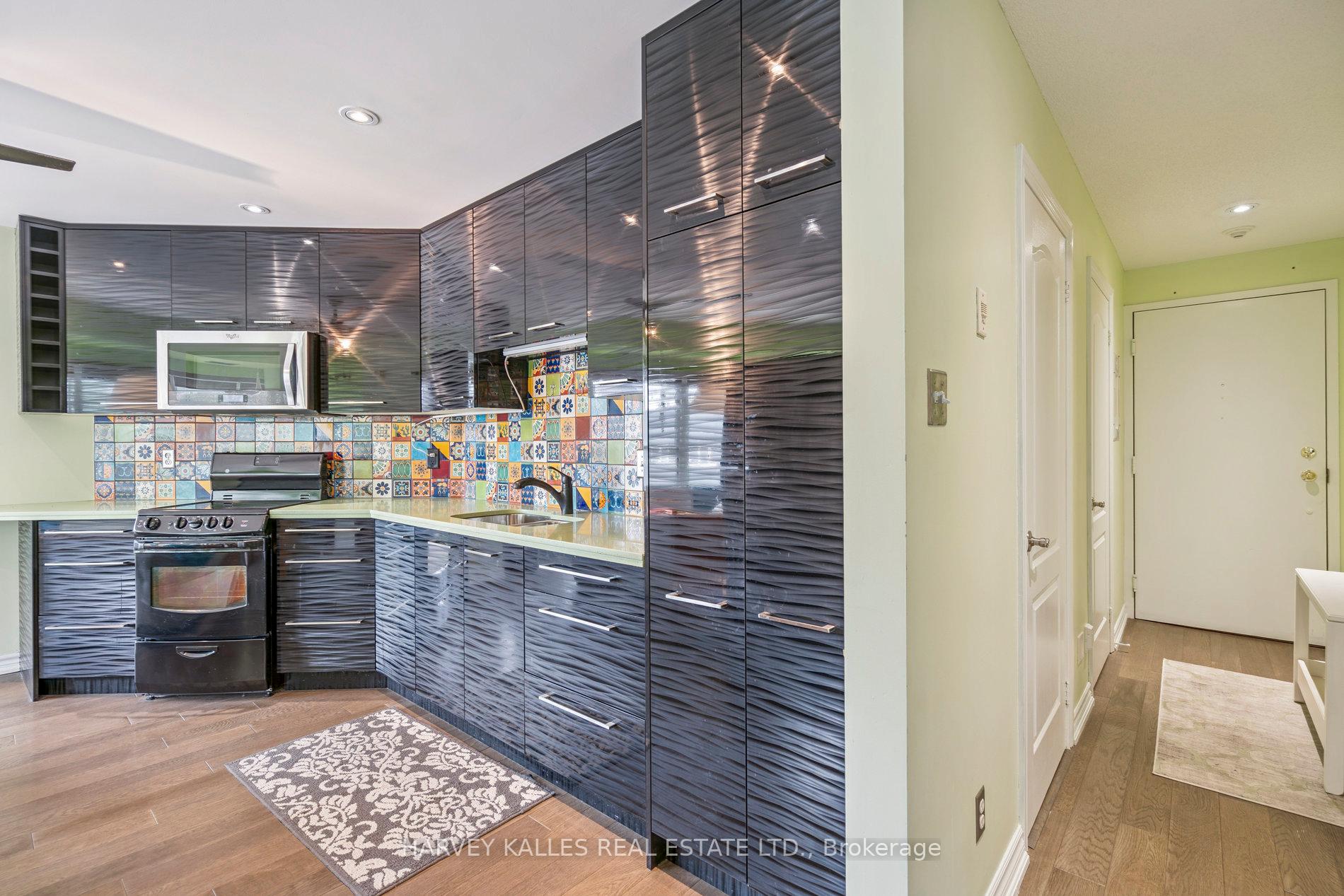 135 James Street S 414
