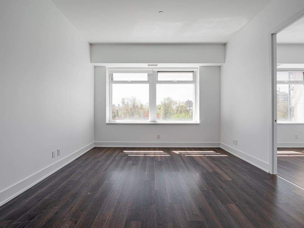 111 St Clair Avenue W 419