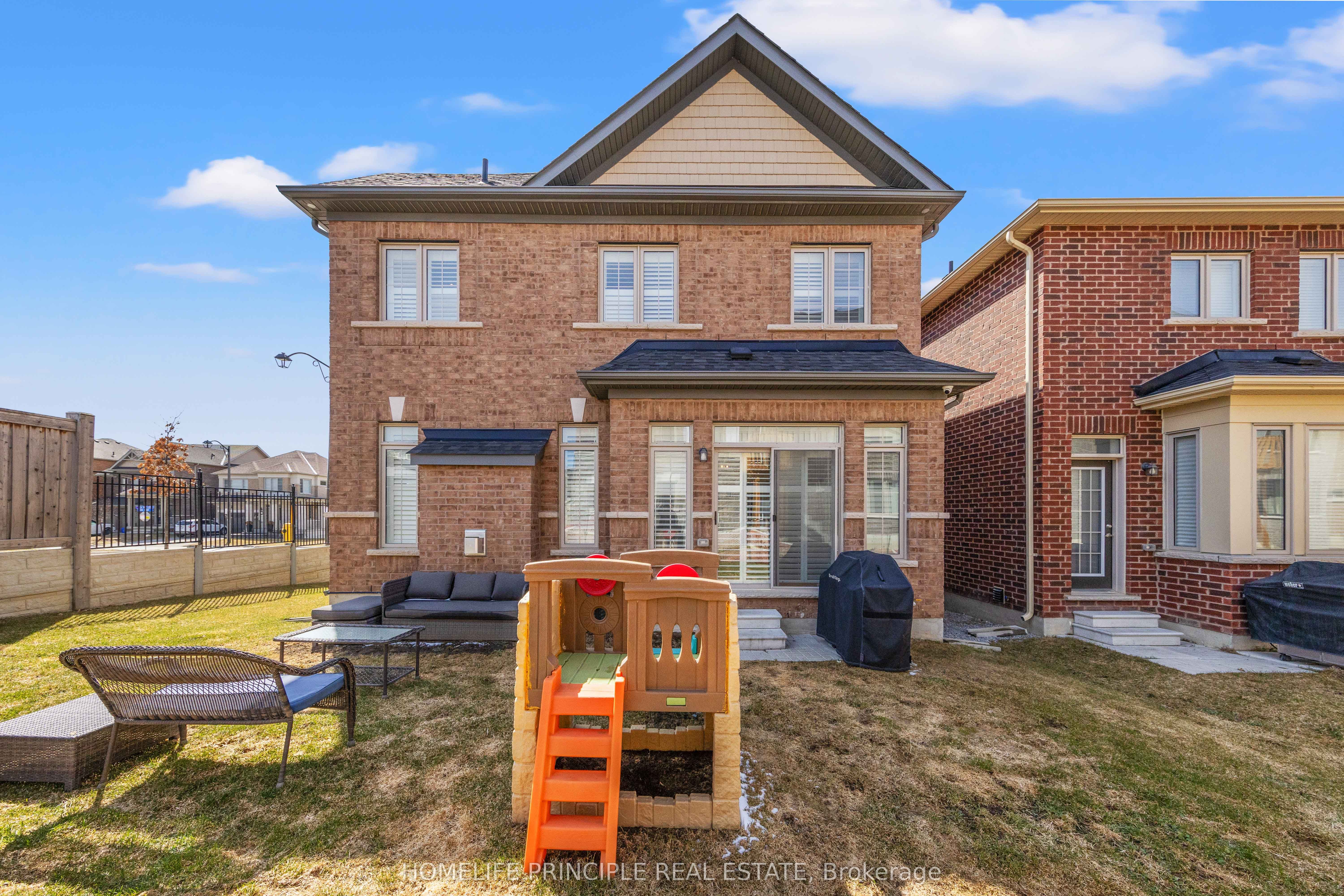 88 Ben Sinclair Avenue, East Gwillimbury Queensville