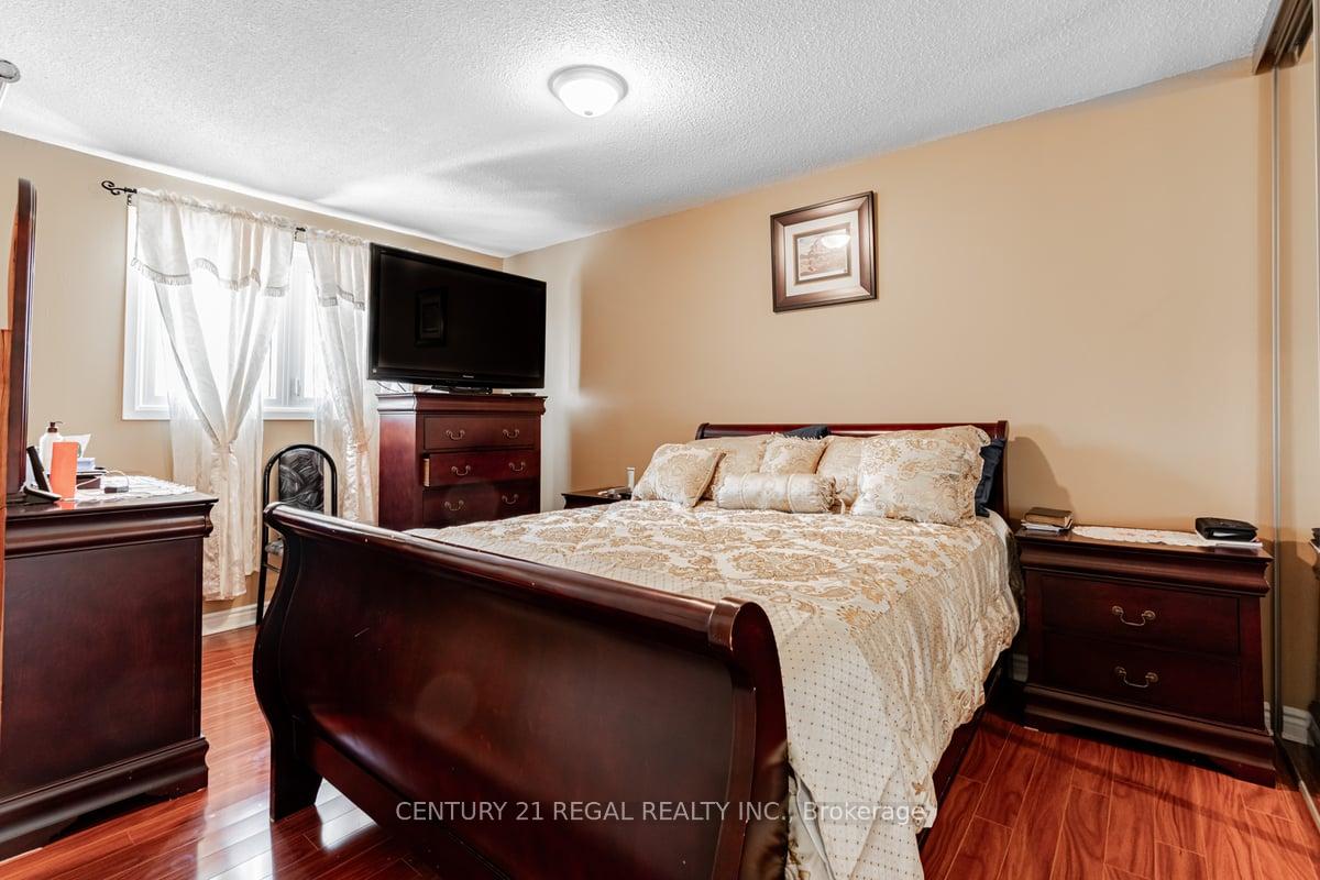 3 Bedrooms Condo at 2359 Birchmount, Toronto For sale